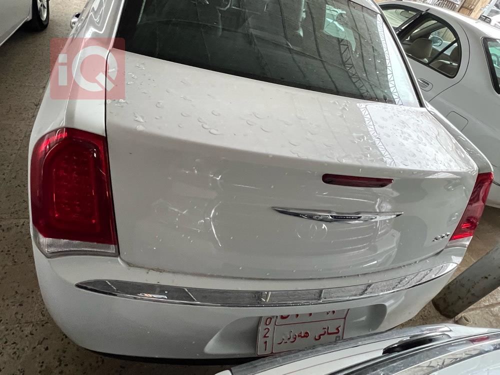 كرايسلر 300